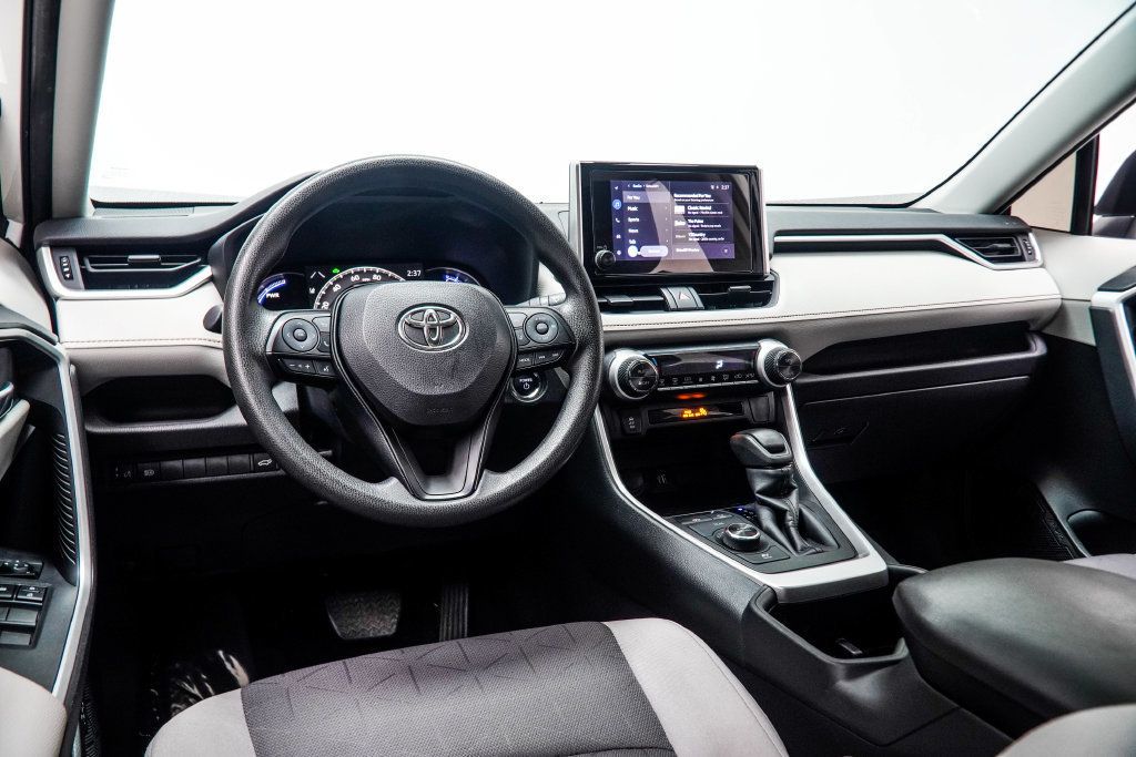 Toyota RAV4 photo 17