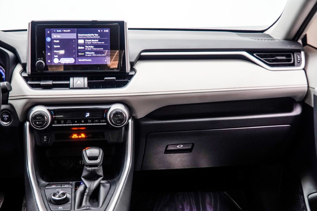 Toyota RAV4 photo 19