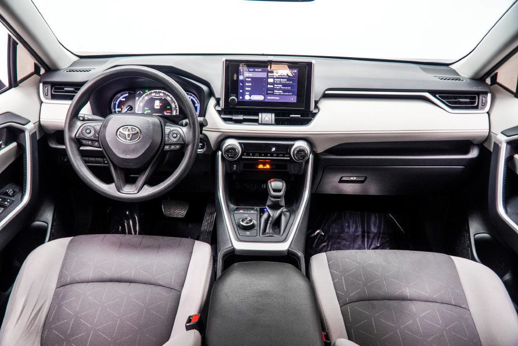 Toyota RAV4 photo 5