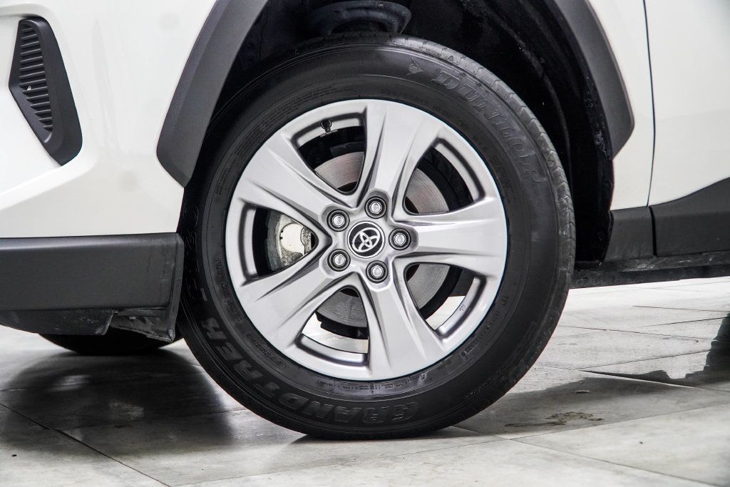 Toyota RAV4 photo 7