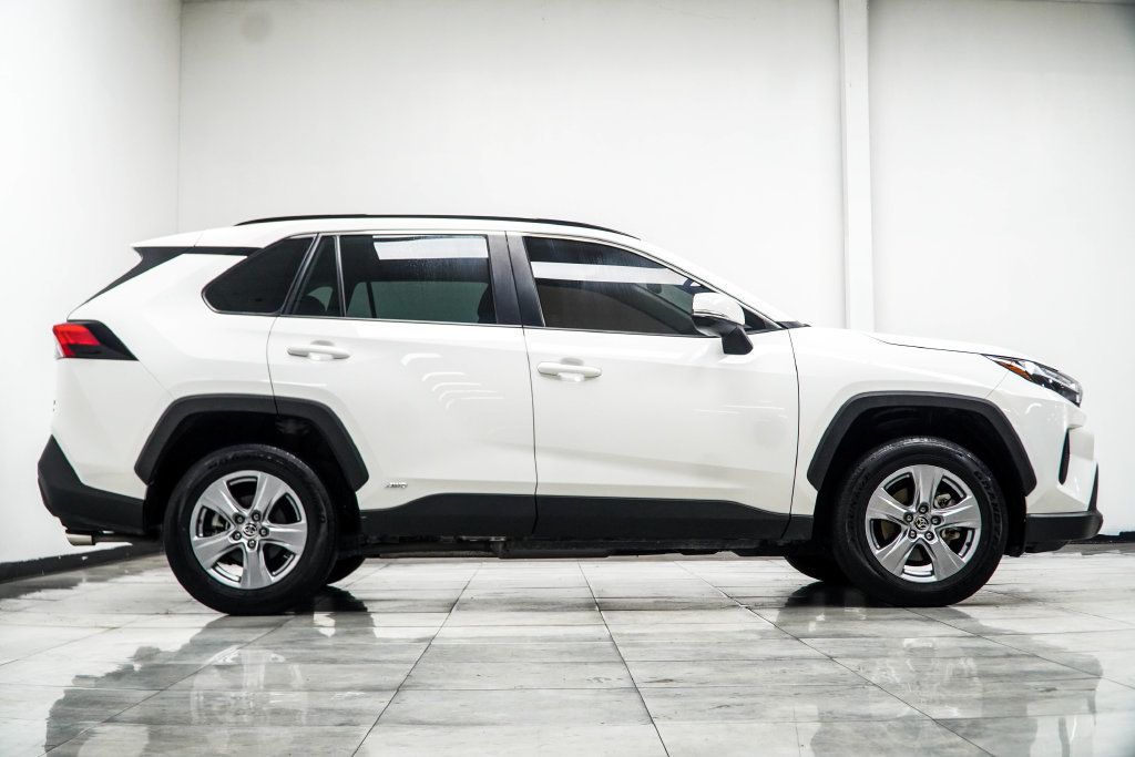Toyota RAV4 photo 8