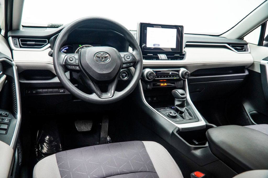 Toyota RAV4 photo 18