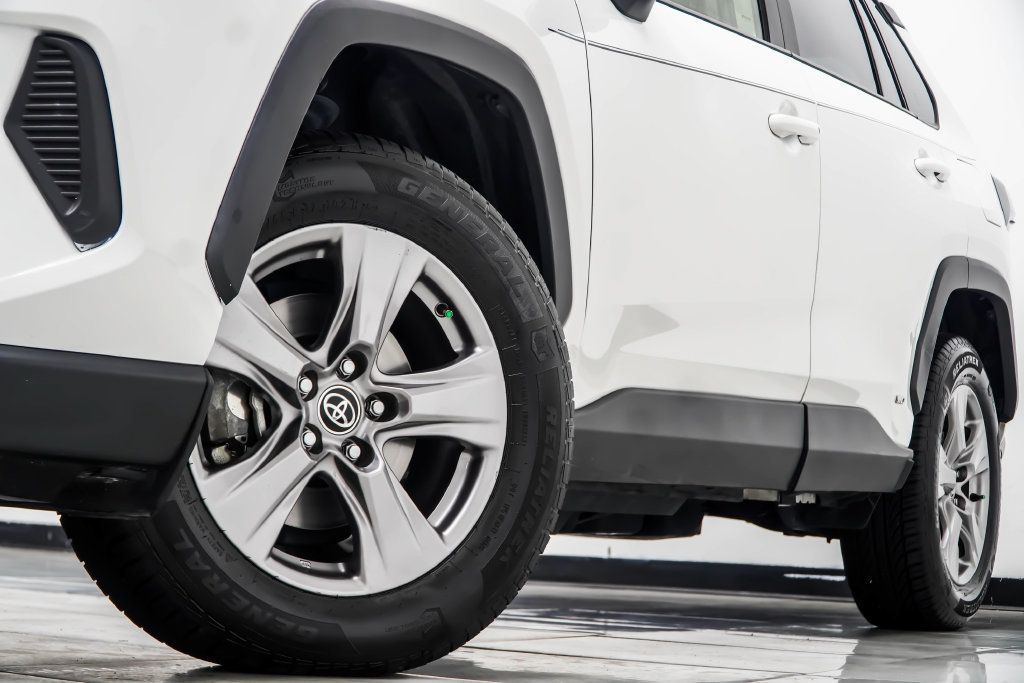 Toyota RAV4 photo 7