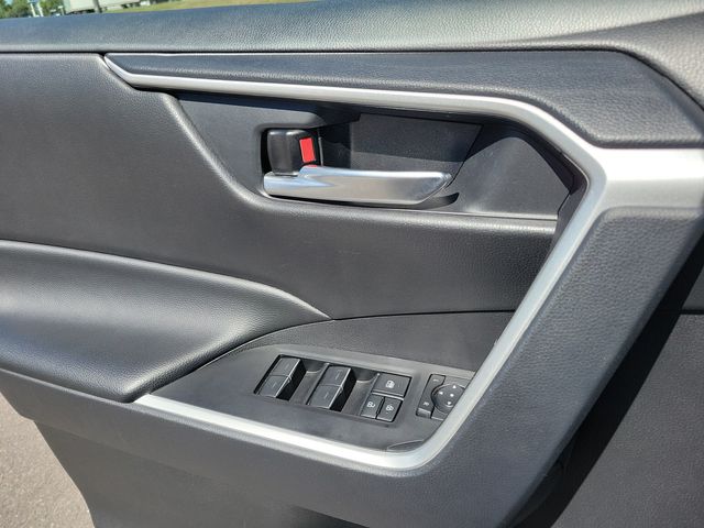 2025 Toyota RAV4 Hybrid XLE AWD - 23086142 - 6