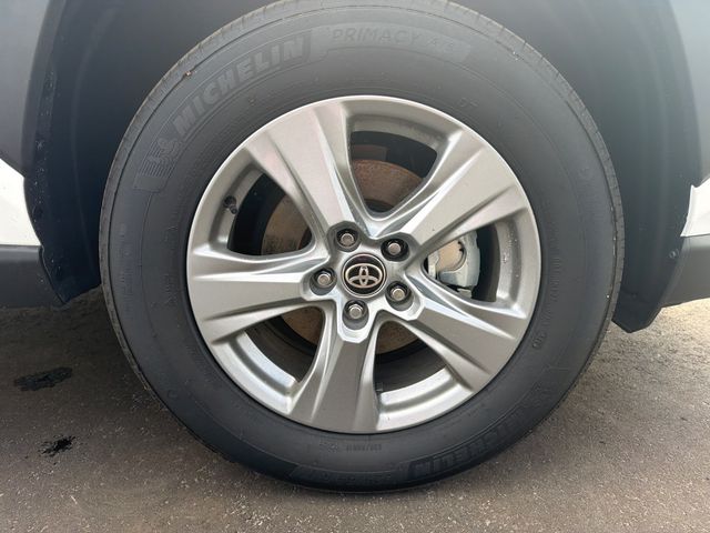 2025 Toyota RAV4 Hybrid XLE AWD - 22987984 - 10