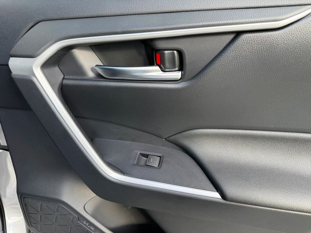 2025 Toyota RAV4 Hybrid XLE AWD - 22924819 - 29