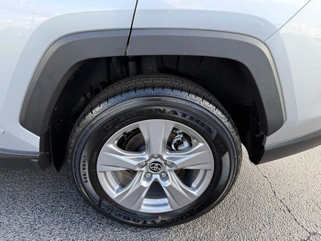 2025 Toyota RAV4 Hybrid XLE AWD - 22924819 - 35