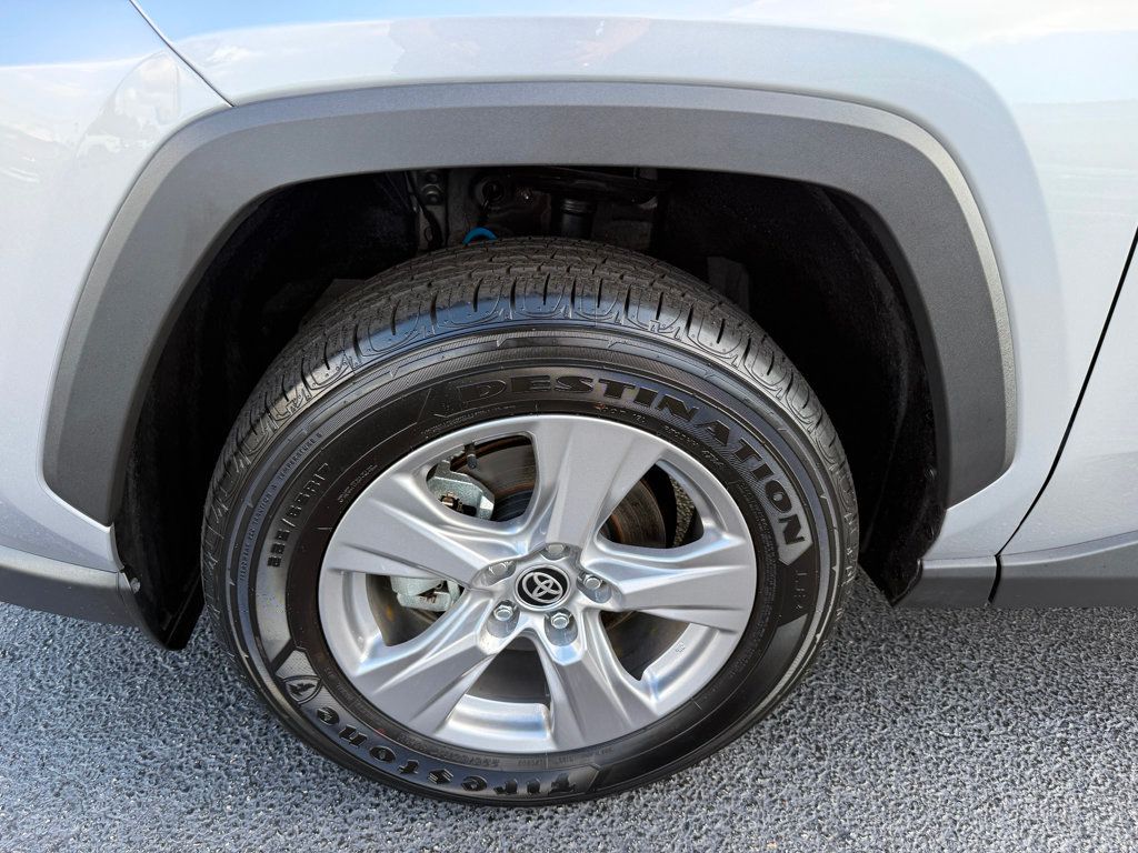 2025 Toyota RAV4 Hybrid XLE AWD - 22924819 - 36