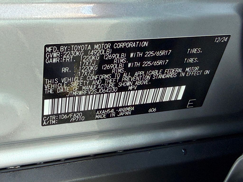 2025 Toyota RAV4 Hybrid XLE AWD - 22924819 - 38