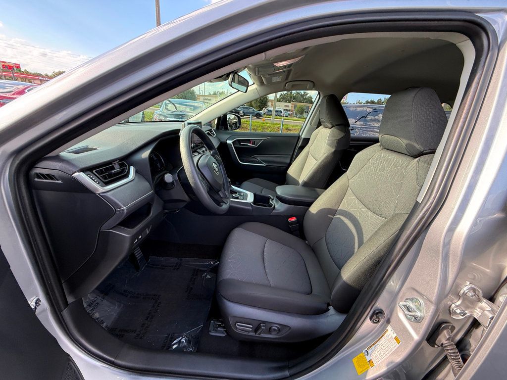 2025 Toyota RAV4 Hybrid XLE AWD - 22924819 - 8