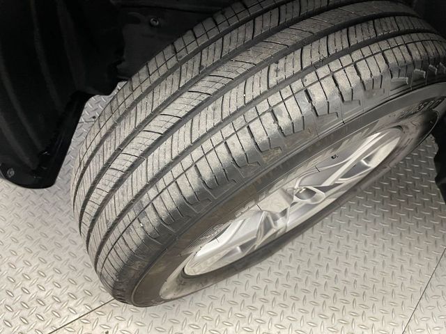 2025 Toyota RAV4 Hybrid XLE AWD - 22991257 - 46