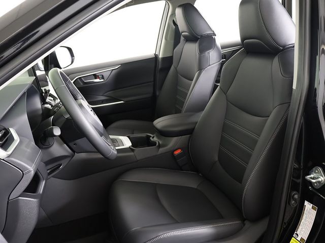 2025 Toyota RAV4 Hybrid XLE Premium AWD - 22959988 - 31