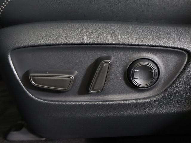 2025 Toyota RAV4 Hybrid XLE Premium AWD - 22959988 - 33