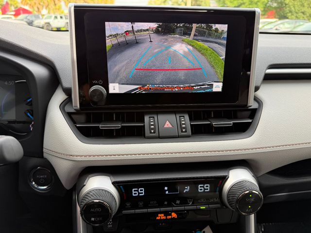 2025 Toyota RAV4 Hybrid XLE Premium AWD - 22925568 - 17
