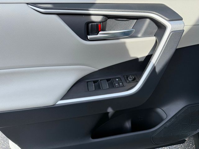2025 Toyota RAV4 Hybrid XLE Premium AWD - 22925568 - 22