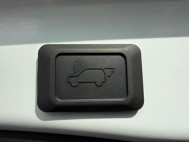 2025 Toyota RAV4 Hybrid XLE Premium AWD - 22925568 - 26