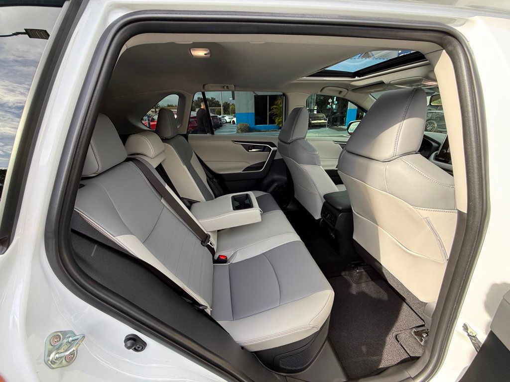 2025 Toyota RAV4 Hybrid XLE Premium AWD - 22925568 - 27