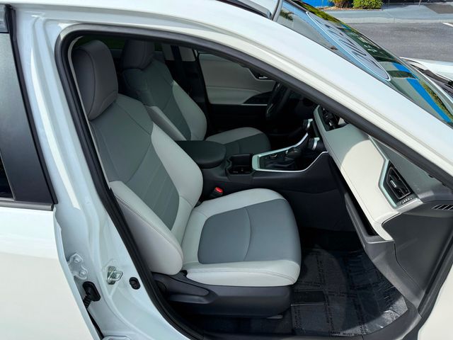 2025 Toyota RAV4 Hybrid XLE Premium AWD - 22925568 - 30
