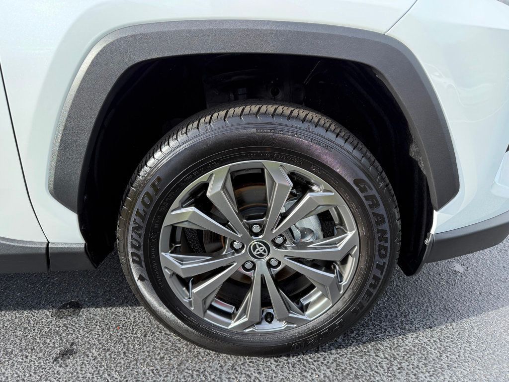 2025 Toyota RAV4 Hybrid XLE Premium AWD - 22925568 - 33
