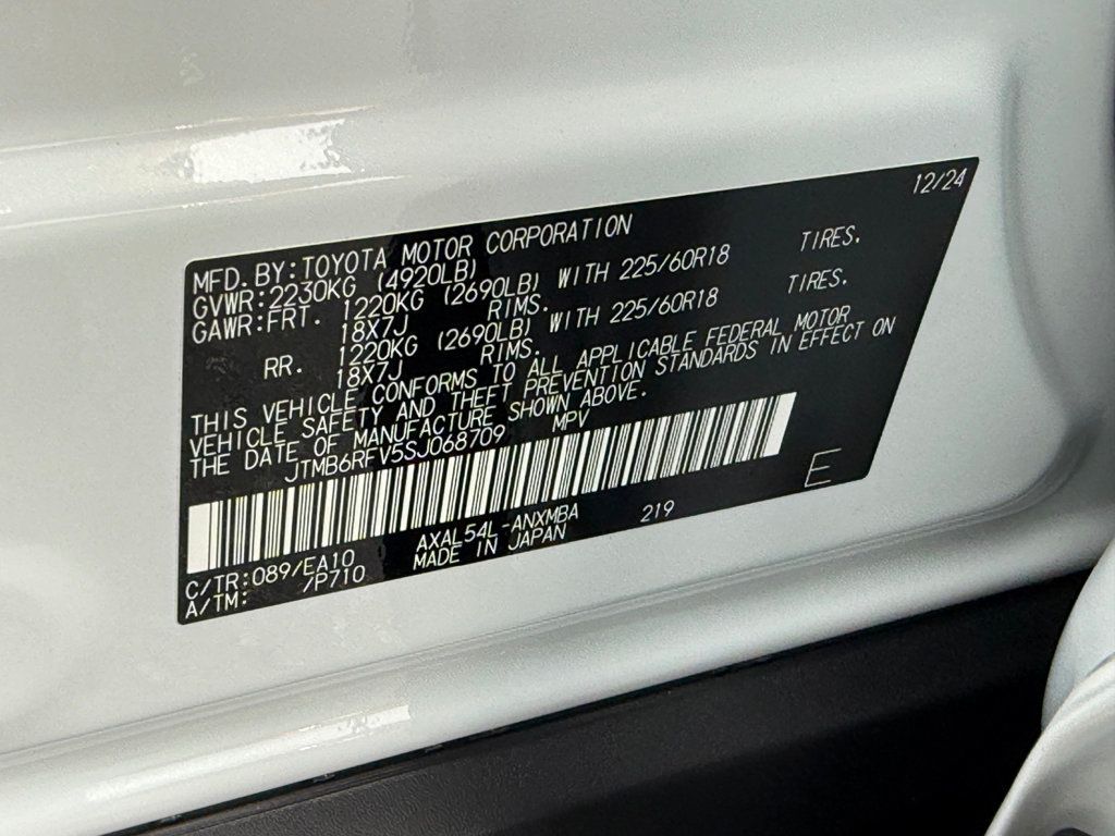 2025 Toyota RAV4 Hybrid XLE Premium AWD - 22925568 - 38