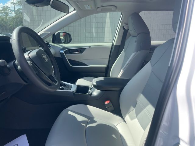 2025 TOYOTA RAV4  HYBRID XLE PREMIUM AWD W/ MULTIPLE PACKAGES ($3,600 VALUE!) - 23098155 - 11