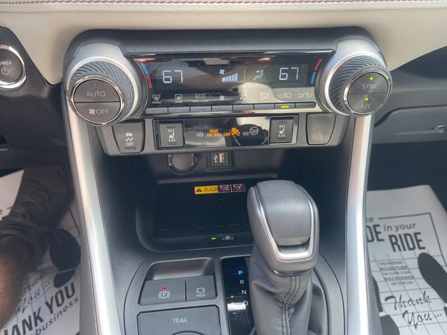 2025 TOYOTA RAV4  HYBRID XLE PREMIUM AWD W/ MULTIPLE PACKAGES ($3,600 VALUE!) - 23098155 - 19