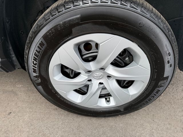 2025 Toyota RAV4 LE AWD - 22988055 - 6
