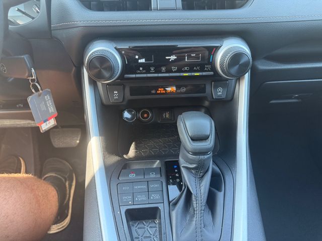 2025 Toyota RAV4 LE AWD - 23065726 - 4