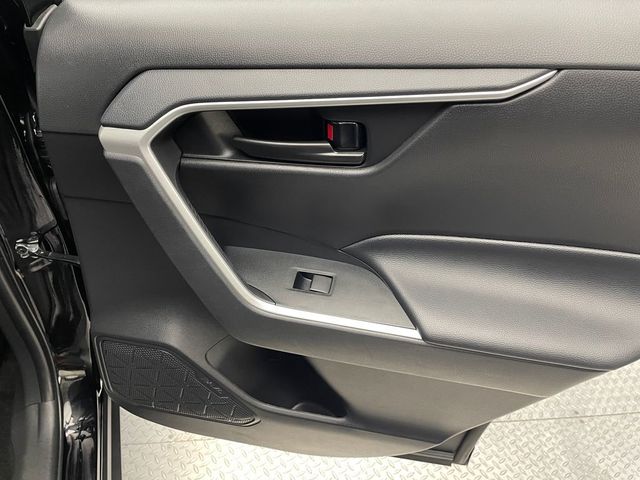 2025 Toyota RAV4 LE AWD - 22893495 - 33