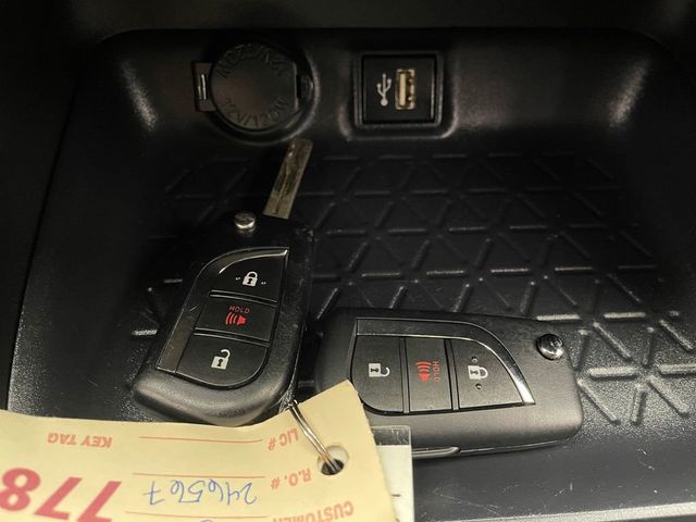 2025 Toyota RAV4 LE AWD - 22985230 - 26