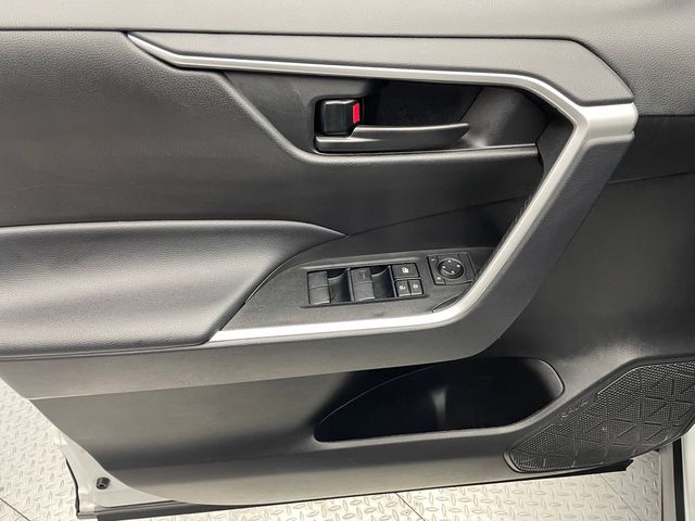 2025 Toyota RAV4 LE AWD - 22985232 - 8
