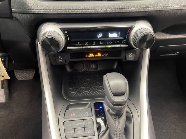 2025 Toyota RAV4 LE AWD - 22986018 - 25