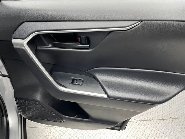 2025 Toyota RAV4 LE AWD - 22986020 - 33