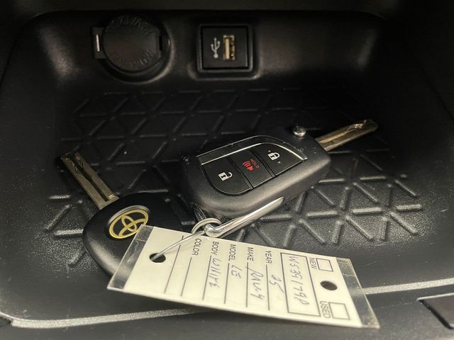 2025 Toyota RAV4 LE AWD - 22986021 - 26