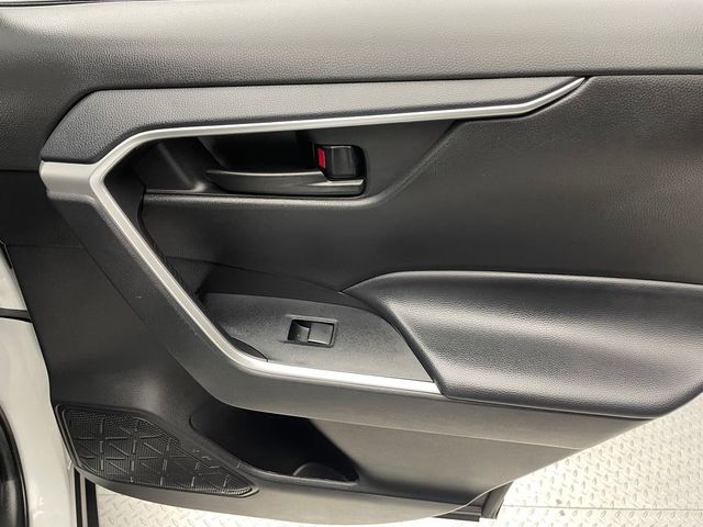 2025 Toyota RAV4 LE AWD - 22986021 - 33