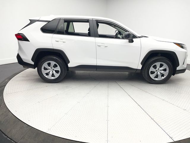 2025 Toyota RAV4 LE AWD - 22986021 - 3
