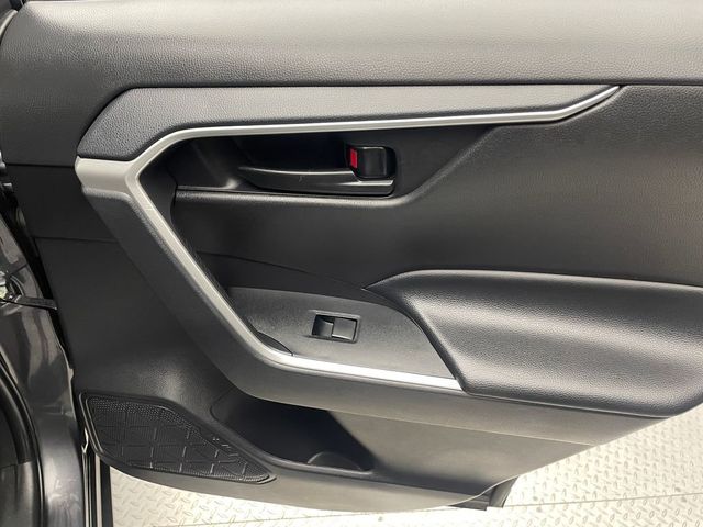 2025 Toyota RAV4 LE AWD - 22986070 - 33