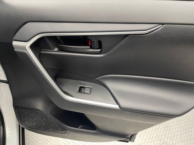 2025 Toyota RAV4 LE AWD - 22986071 - 33