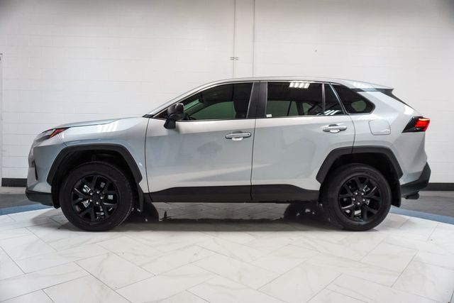 2025 Toyota RAV4 LE FWD - 23031030 - 31