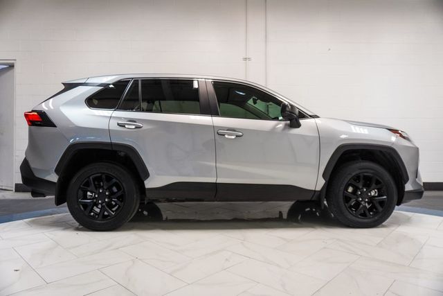 2025 Toyota RAV4 LE FWD - 23031030 - 32