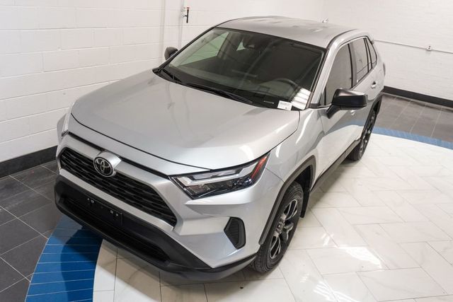 2025 Toyota RAV4 LE FWD - 23031030 - 37