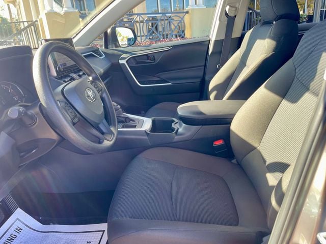 2025 Toyota RAV4 LE FWD - 22939277 - 8