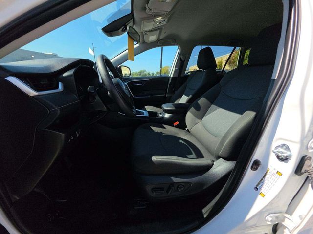 2025 Toyota RAV4 XLE - 23090897 - 2