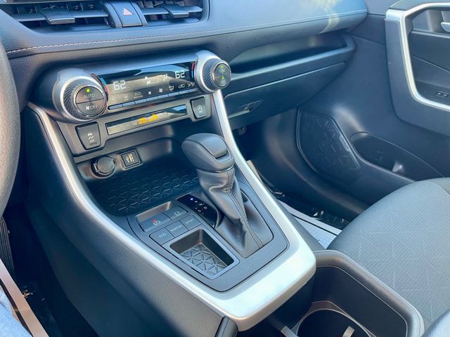 2025 Toyota RAV4 XLE - 22968266 - 14