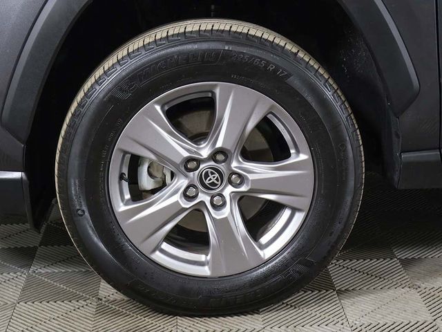 2025 Toyota RAV4 XLE AWD - 22988744 - 18