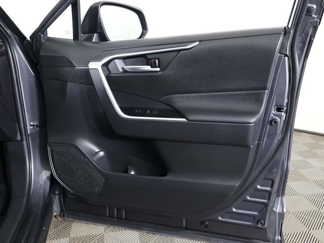 2025 Toyota RAV4 XLE AWD - 22988744 - 20