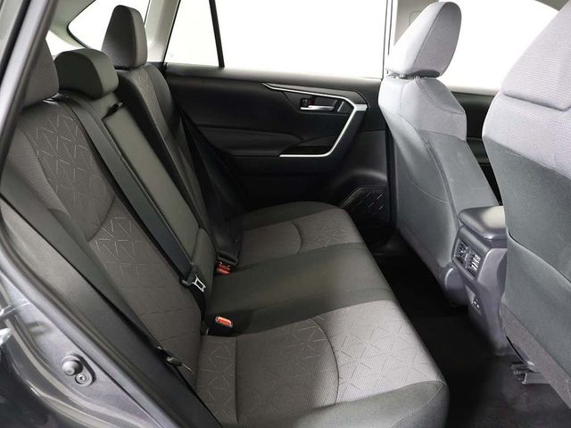 2025 Toyota RAV4 XLE AWD - 22988744 - 31