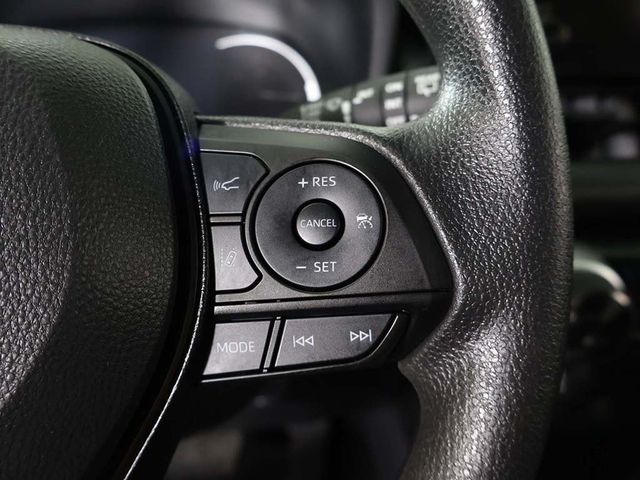 2025 Toyota RAV4 XLE AWD - 22988744 - 39