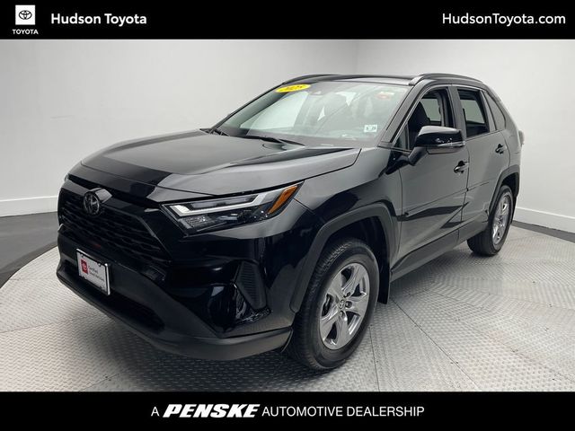 2025 Toyota RAV4 XLE AWD - 22923462 - 0