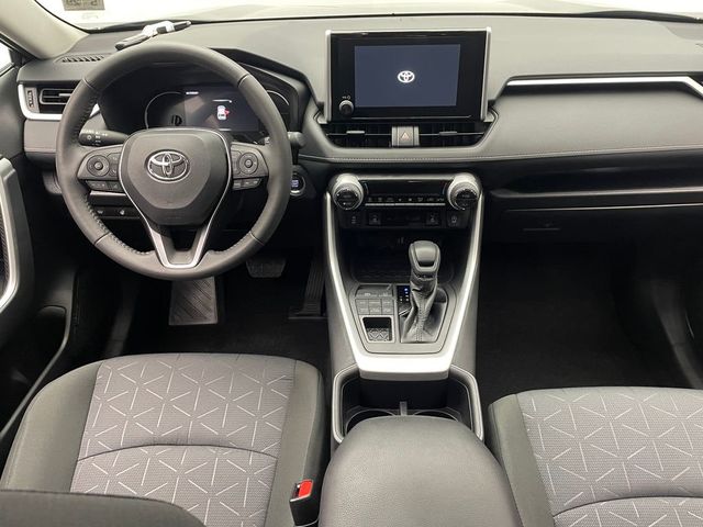 2025 Toyota RAV4 XLE AWD - 22923462 - 18